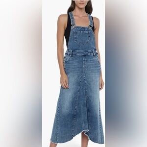 NWOT WashLab Women’s skirt overalls, range blue wash, size Large.